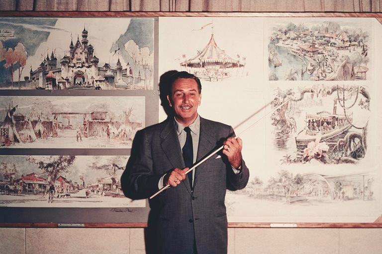 https://www.gettyimages.co.uk/detail/news-photo/walt-disney-poses-in-front-of-disneyworld-theme-park-news-photo/1436090229? adppopup=vrai